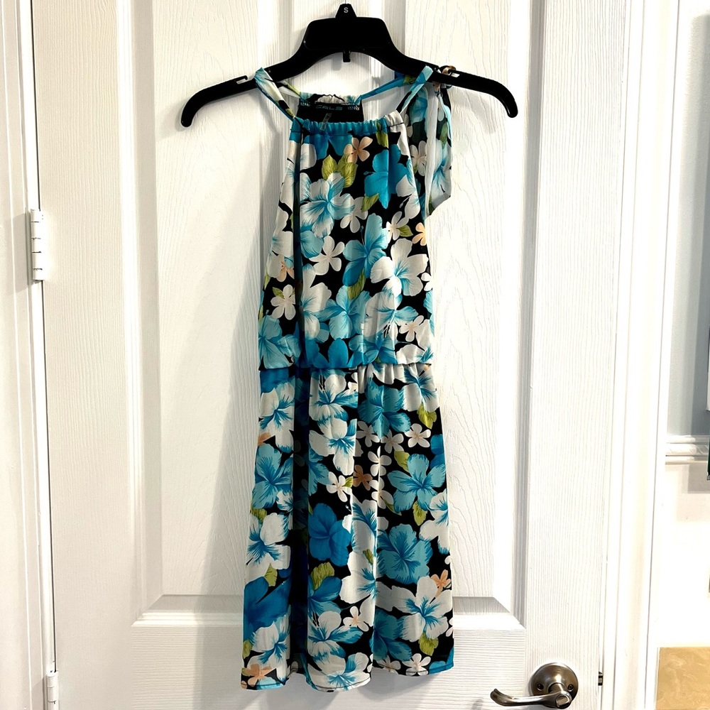 🌺 Cals size med blue hibiscus romper